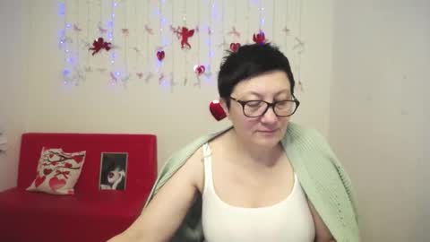 Snapshot of emilyl0vee chatting on 02.15.26 Emily online show from 02.15.26