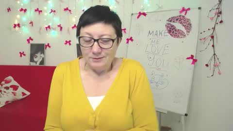 Snapshot of emilyl0vee chatting on 02.18.26 Emily online show from 02.18.26