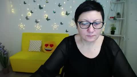 Snapshot of emilyl0vee chatting on 02.21.26 Emily online show from 02.21.26