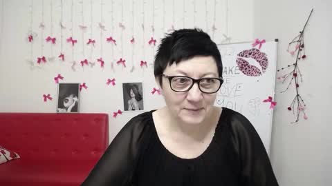 Snapshot of emilyl0vee chatting on 02.22.26 Emily online show from 02.22.26