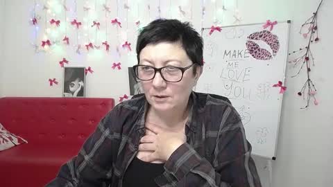 Snapshot of emilyl0vee chatting on 02.23.26 Emily online show from 02.23.26