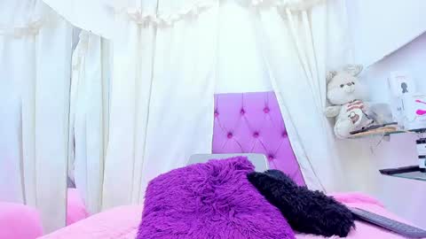 Snapshot of emilymadrid chatting on 01.14.25 Emily online show from 01.14.25