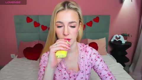 Snapshot of emilymagnificent chatting on 02.22.26 emilymagnificent online show from 02.22.26