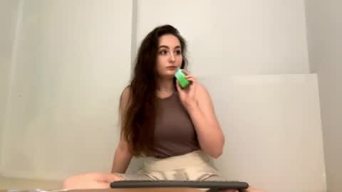 Emilly online show from 04.24.26