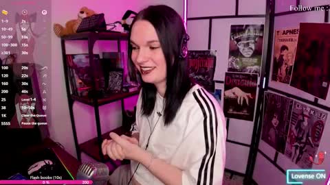 Snapshot of emilyretcher chatting on 01.06.26 Julia Lamperouge online show from 01.06.26