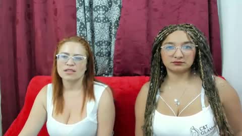 Snapshot of emilyriskhot chatting on 03.05.25 emily  friends online show from 03.05.25