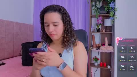 Snapshot of emilyrousex chatting on 12.18.25 emilyrousex online show from 12.18.25