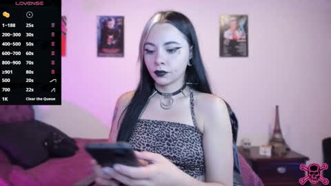  Emily Support me to have 100 likes plx online show from 01.30.25