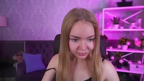 Snapshot of emilysunshines chatting on 10.17.25 MY NAME IS Emily WELCOME EVERYONE I WILL BE HAPPY TO GIVE YOU WHAT YOU HAVE DREAMED OF FOR SO LONG online show from 10.17.25