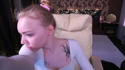 Snapshot of emilysunshines chatting on 04.04.26 MY NAME IS Emily WELCOME EVERYONE I WILL BE HAPPY TO GIVE YOU WHAT YOU HAVE DREAMED OF FOR SO LONG online show from 04.04.26