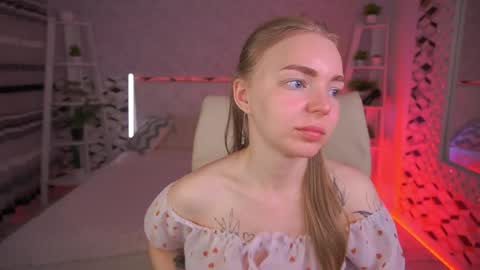 Snapshot of emilysunshines chatting on 05.27.26 MY NAME IS Emily WELCOME EVERYONE I WILL BE HAPPY TO GIVE YOU WHAT YOU HAVE DREAMED OF FOR SO LONG online show from 05.27.26