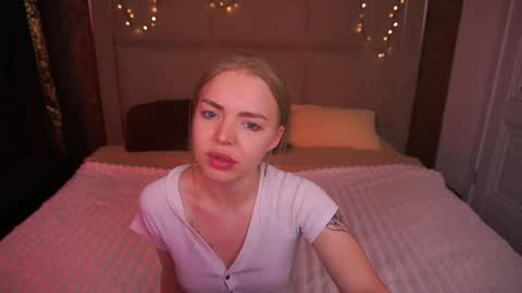 Snapshot of emilysunshines chatting on 06.01.26 MY NAME IS Emily WELCOME EVERYONE I WILL BE HAPPY TO GIVE YOU WHAT YOU HAVE DREAMED OF FOR SO LONG online show from 06.01.26