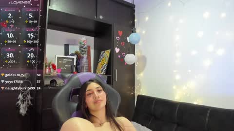 Snapshot of emilytafur chatting on 02.05.25 Emy online show from 02.05.25