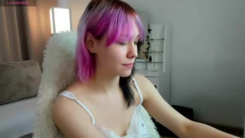 Snapshot of emilytrase chatting on 07.10.26 Betty online show from 07.10.26