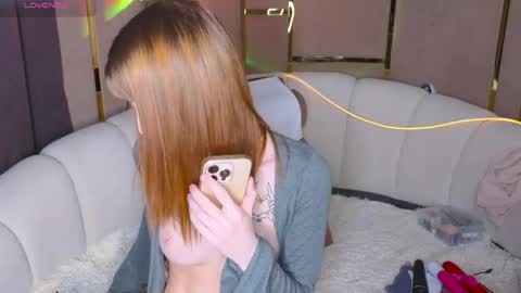 Snapshot of emilytrays chatting on 04.29.26 Emily wish-list online show from 04.29.26