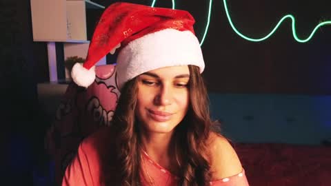 Snapshot of emilytucker chatting on 12.02.24 Emily online show from 12.02.24