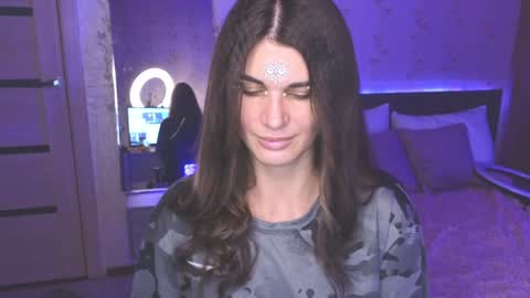 Snapshot of emilytucker chatting on 12.08.24 Emily online show from 12.08.24