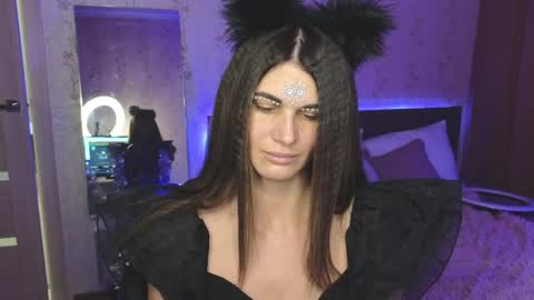 Snapshot of emilytucker chatting on 12.10.24 Emily online show from 12.10.24