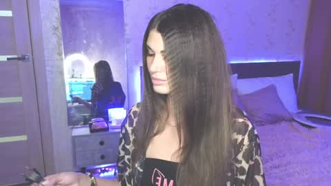 Snapshot of emilytucker chatting on 12.12.24 Emily online show from 12.12.24