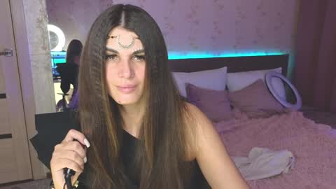 Snapshot of emilytucker chatting on 12.16.24 Emily online show from 12.16.24