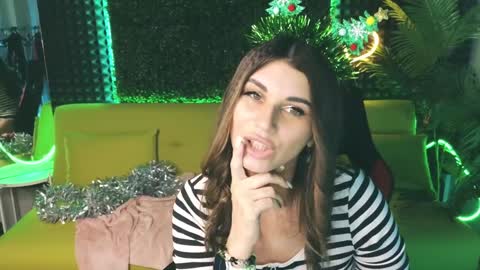 Snapshot of emilytucker chatting on 12.21.24 Emily online show from 12.21.24