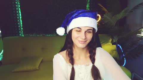 Snapshot of emilytucker chatting on 12.24.24 Emily online show from 12.24.24