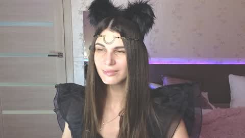 Snapshot of emilytucker chatting on 01.04.25 Emily online show from 01.04.25