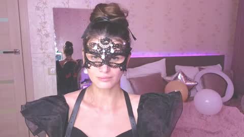 Snapshot of emilytucker chatting on 01.12.25 Emily online show from 01.12.25