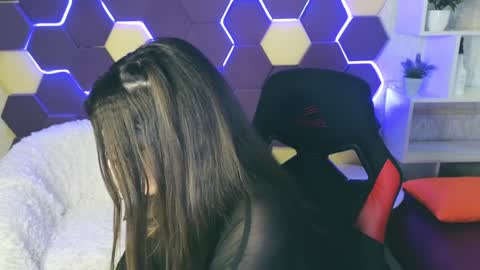 Snapshot of emilytucker chatting on 01.15.25 Emily online show from 01.15.25