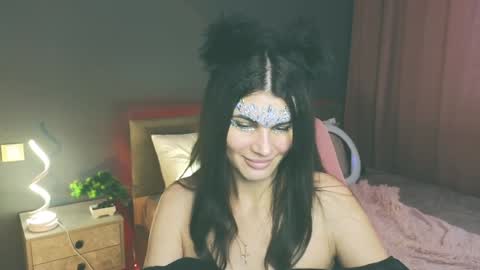 Snapshot of emilytucker chatting on 01.25.25 Emily online show from 01.25.25