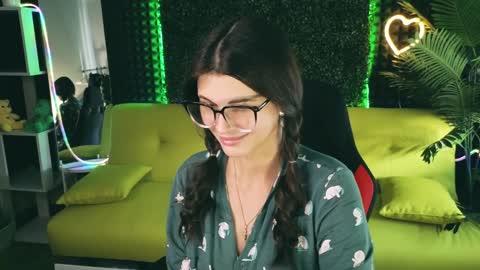 Snapshot of emilytucker chatting on 01.30.25 Emily online show from 01.30.25