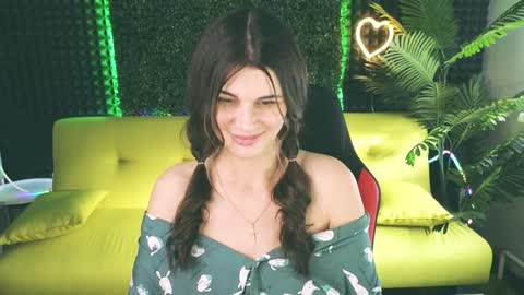 Snapshot of emilytucker chatting on 01.30.25 Emily online show from 01.30.25