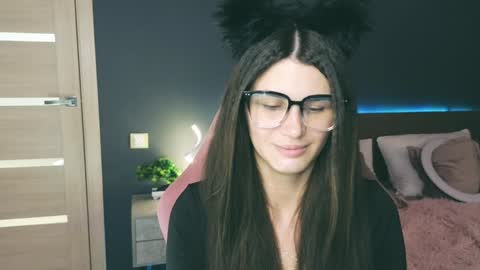 Snapshot of emilytucker chatting on 02.08.25 Emily online show from 02.08.25