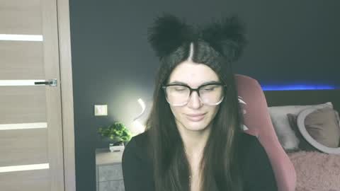 Snapshot of emilytucker chatting on 02.09.25 Emily online show from 02.09.25