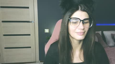 Snapshot of emilytucker chatting on 02.09.25 Emily online show from 02.09.25