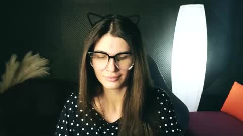 Snapshot of emilytucker chatting on 02.10.25 Emily online show from 02.10.25