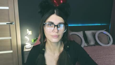 Snapshot of emilytucker chatting on 02.12.25 Emily online show from 02.12.25