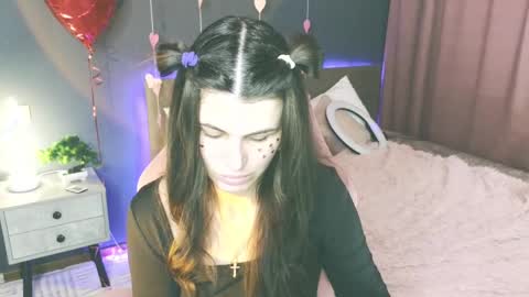 Snapshot of emilytucker chatting on 02.19.25 Emily online show from 02.19.25