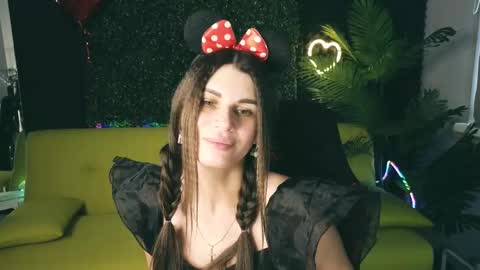 Snapshot of emilytucker chatting on 02.26.25 Emily online show from 02.26.25