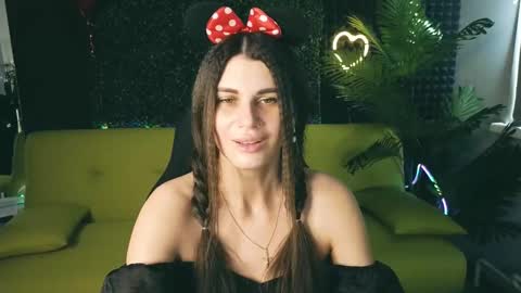 Snapshot of emilytucker chatting on 02.26.25 Emily online show from 02.26.25