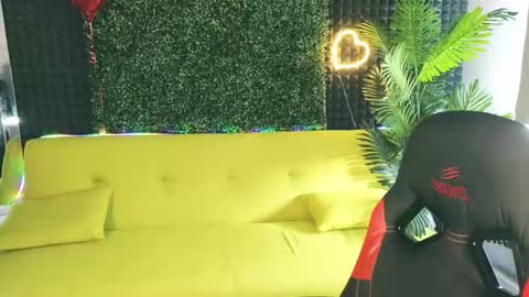 Snapshot of emilytucker chatting on 03.03.25 Emily online show from 03.03.25