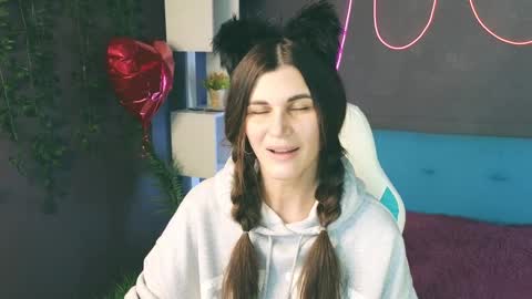 Snapshot of emilytucker chatting on 03.03.25 Emily online show from 03.03.25