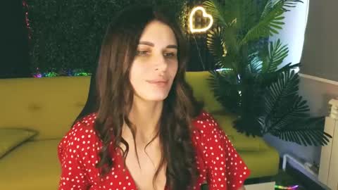 Snapshot of emilytucker chatting on 03.06.25 Emily online show from 03.06.25