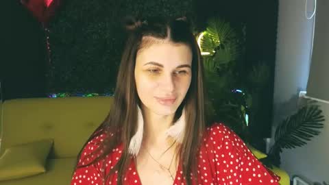 Snapshot of emilytucker chatting on 03.09.25 Emily online show from 03.09.25