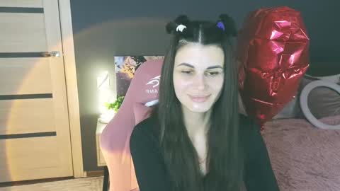 Snapshot of emilytucker chatting on 03.11.25 Emily online show from 03.11.25