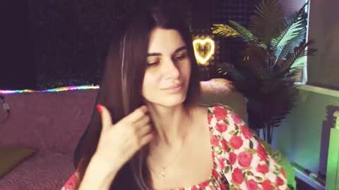 Snapshot of emilytucker chatting on 09.11.25 Emily online show from 09.11.25