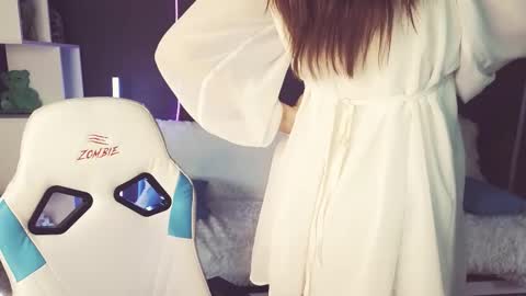 Snapshot of emilytucker chatting on 09.27.25 Emily online show from 09.27.25