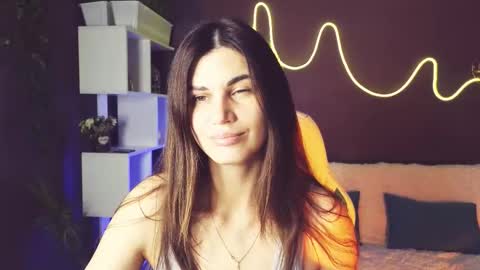 Snapshot of emilytucker chatting on 10.08.25 Emily online show from 10.08.25