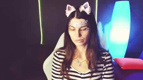 Snapshot of emilytucker chatting on 10.10.25 Emily online show from 10.10.25