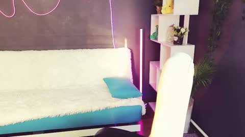 Snapshot of emilytucker chatting on 10.11.25 Emily online show from 10.11.25